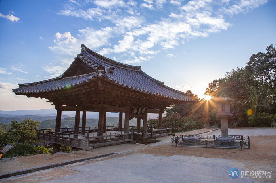 영주 부석사 안양루 일몰 풍경(영주시)