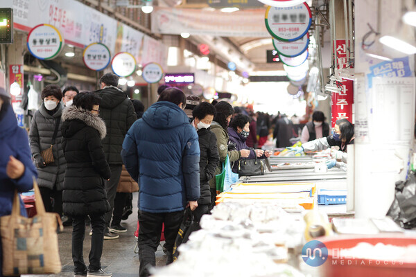 안동시는 온누리 상품권 환급행사를 통해 수산물 물가안정과 전통시장 활성화를 추진한다(안동시)